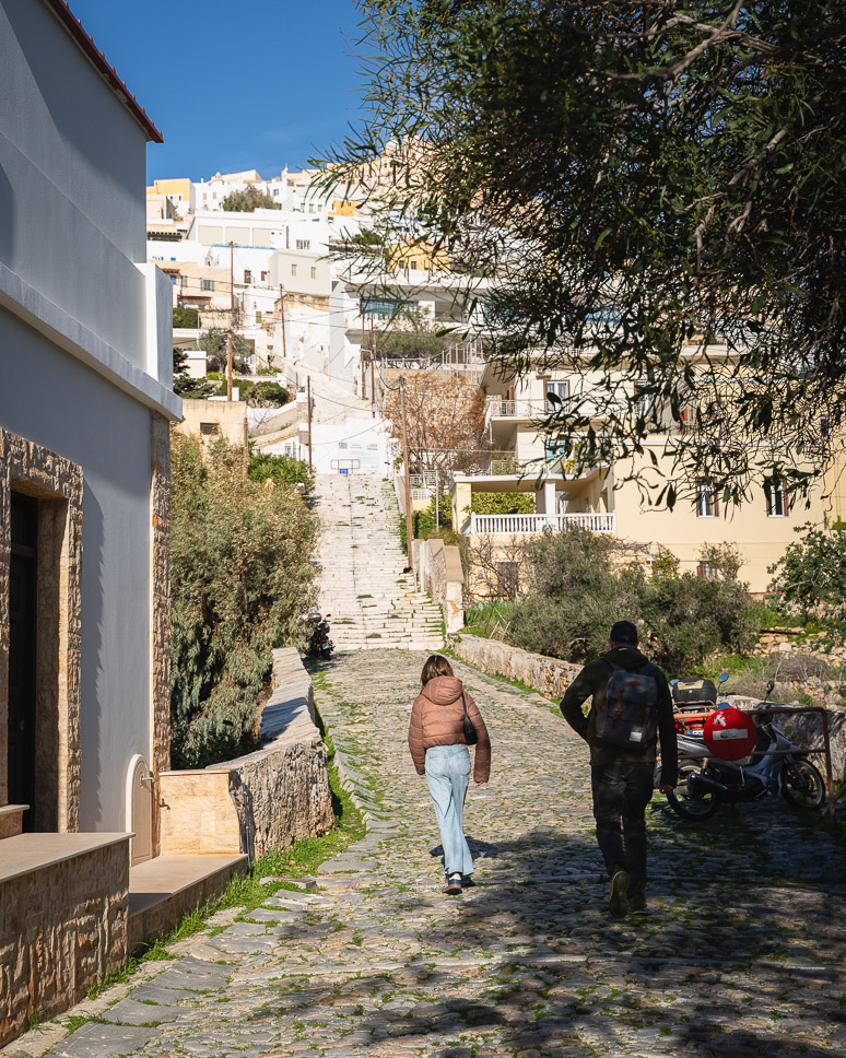 How to get to Ano Syros by stairs
