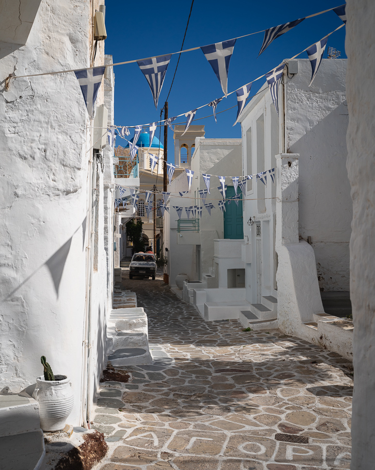 view of the whitewashed houses in kimolos