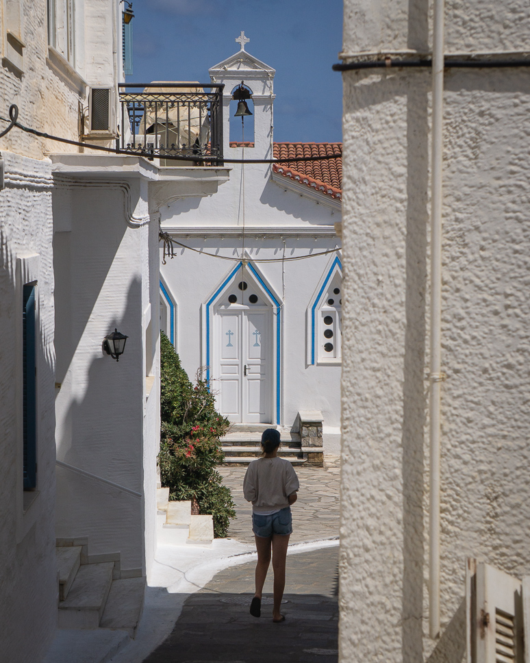 Exporing little churches and chapels in Chora Andros