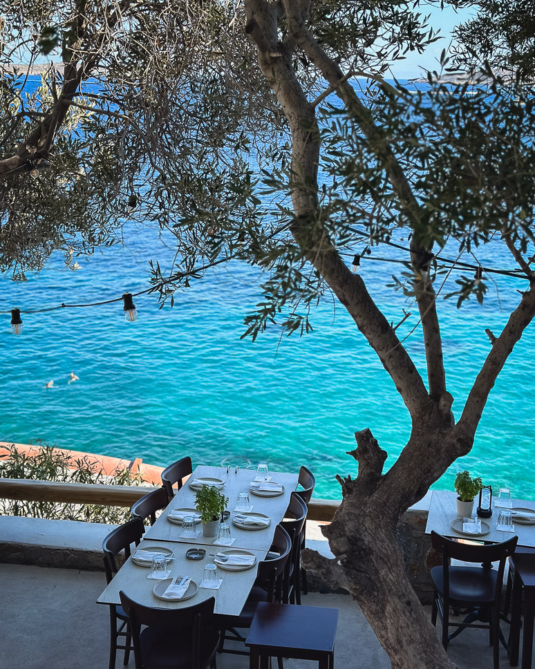 Vaporia Astakos Restaurant Ermoupolis