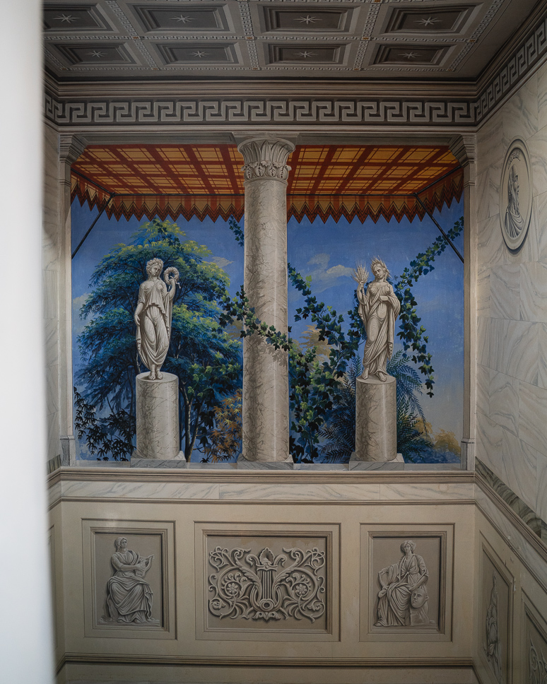 inside view of one of the mansions in Vaporia
