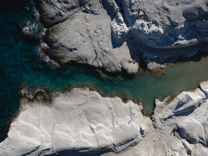 Discover the best beaches in Milos