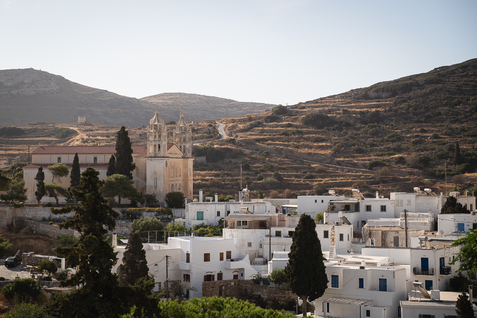 image of the village Lefkes in Paros